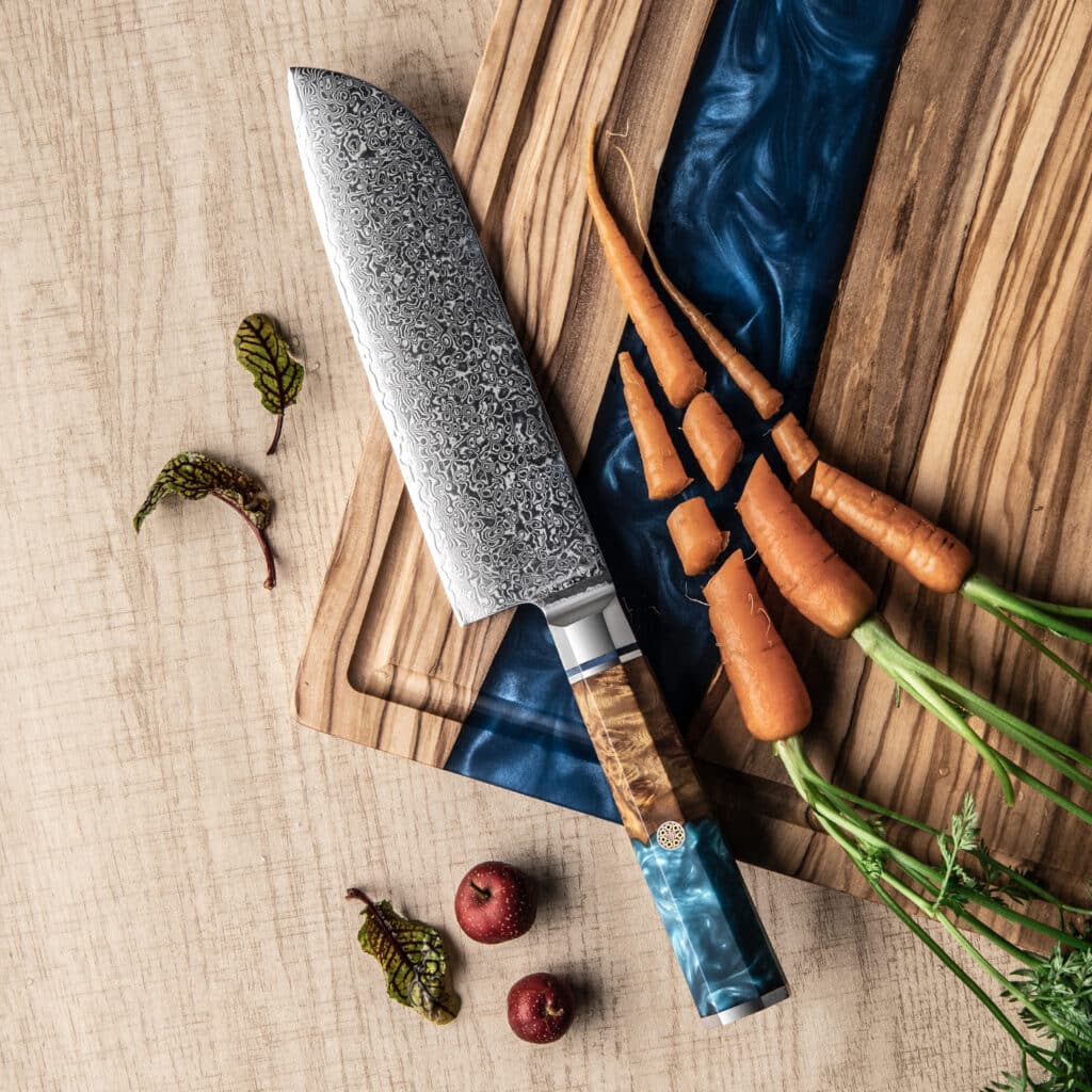 Santoku nůž z damaškové oceli SaKuRo Blue 17,8 cm