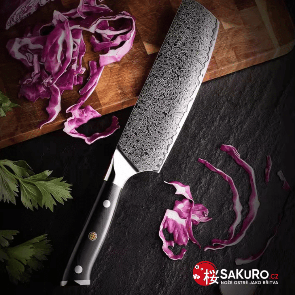 Jemné sekání cibule Nakiri nožem SaKuro